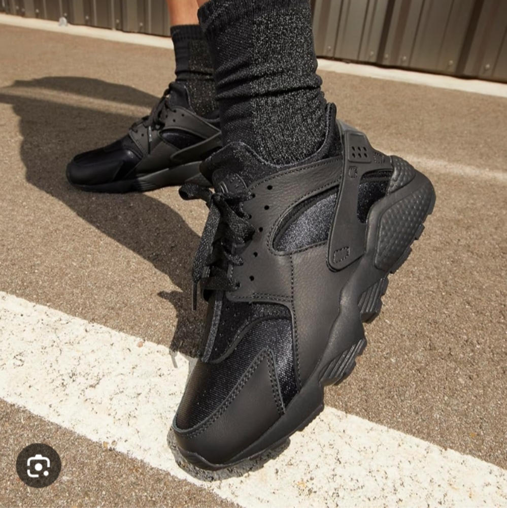 Nike Triple Black Huarache Trainers